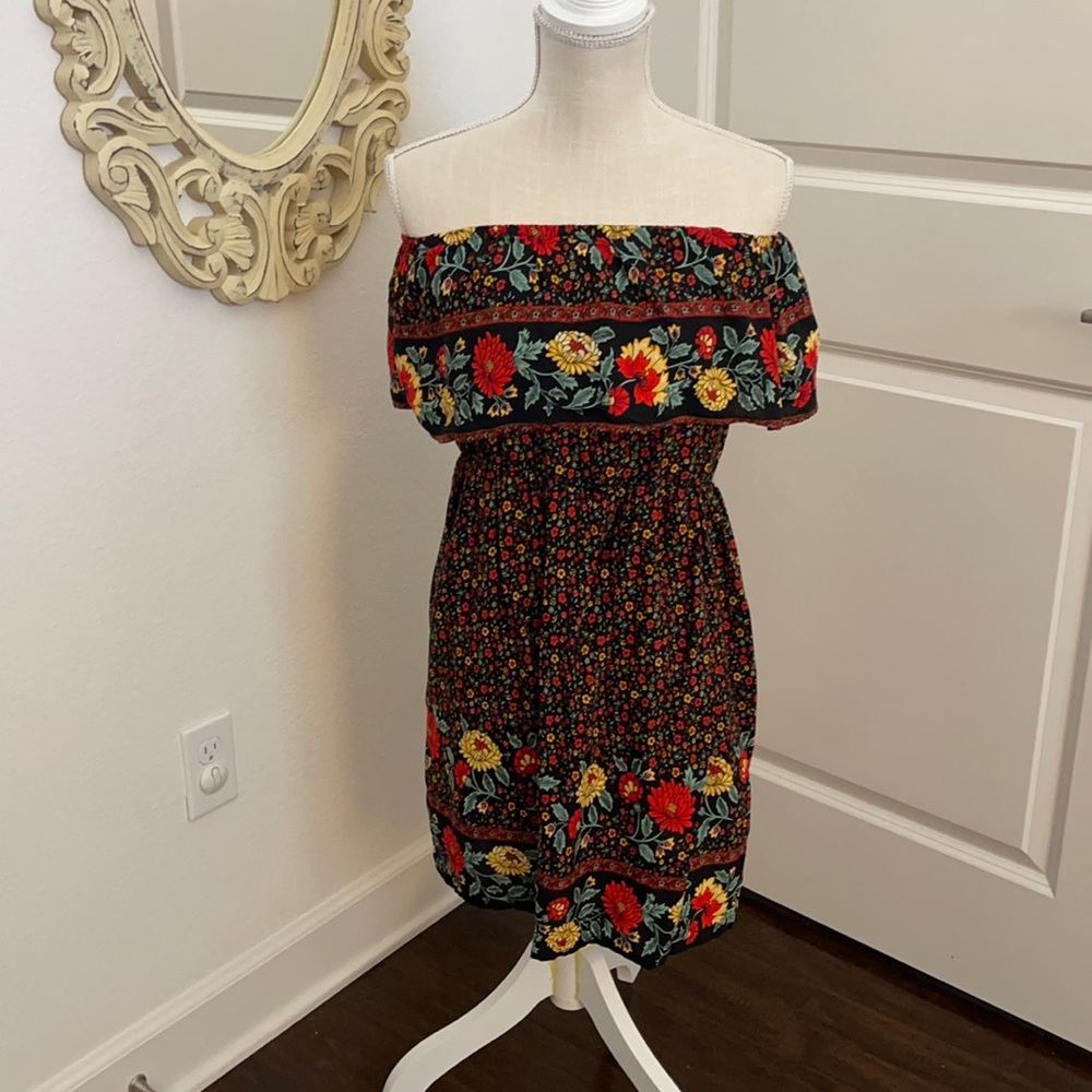 Gorgeous floral dress in size medium